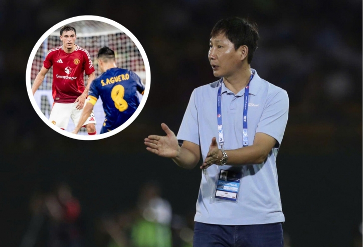 HLV Kim Sang Sik đặc biệt chú ý 1 cầu thủ sau trận thắng MU