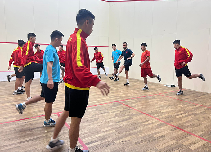 ĐT futsal Việt Nam 'mổ băng' đối phương sát giờ G, quyết tâm giành vé sớm vào tứ kết