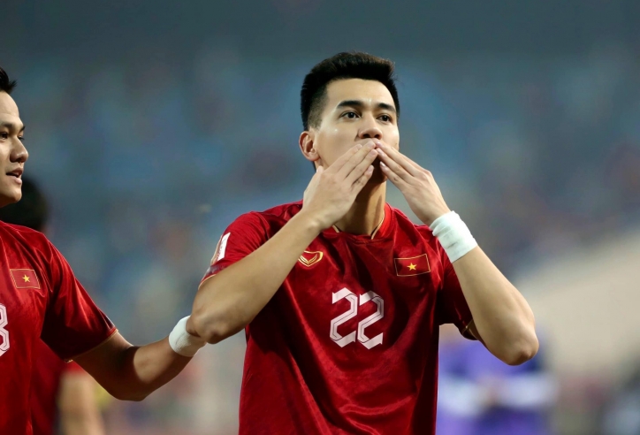 Tiến Linh 'ngang hàng' Son Heung Min ở đề cử cầu thủ xuất sắc nhất châu Á 2022
