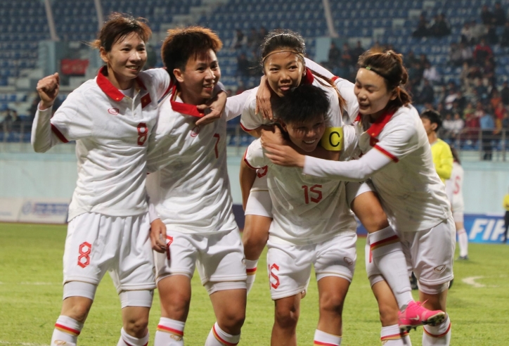 VIDEO: Đại thắng 7-1, Huỳnh Như và đồng đội đi tiếp ở giải thế giới