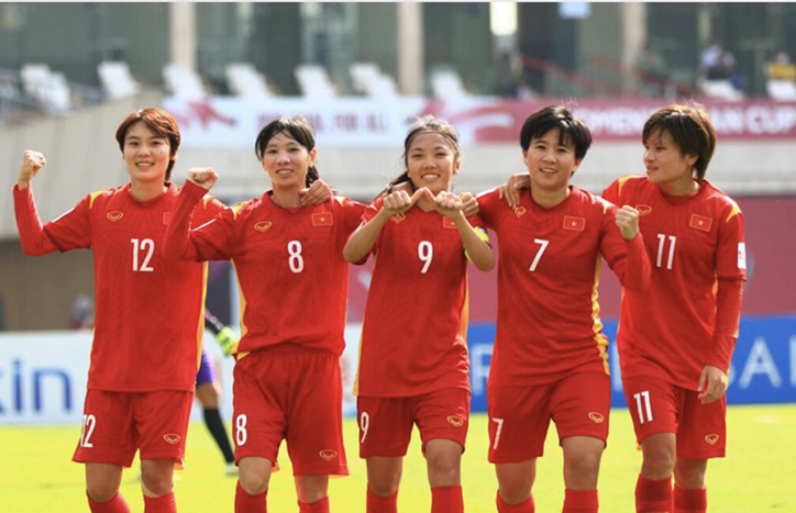 LĐBĐ châu Á vinh danh 2 cầu thủ của ĐT nữ Việt Nam