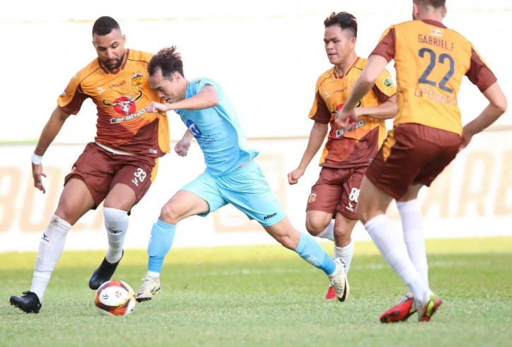 Kịch tính cuộc đua vô địch V-League: CAHN 'lật bài', Nam Định hoà hợp lý HAGL