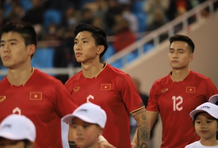 Đoàn Văn Hậu chơi bóng trở lại
