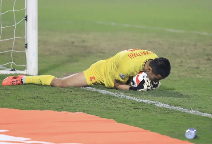 Đình Triệu nhập viện sau AFF Cup 2024