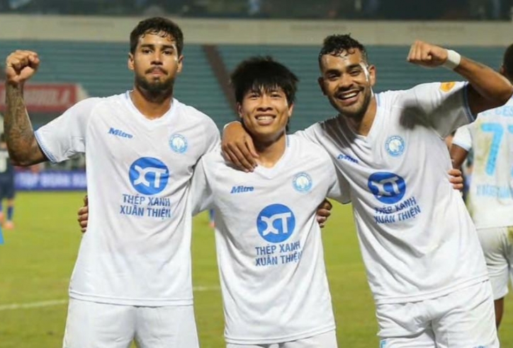 Nhà vô địch AFF Cup toả sáng, Nam Định vươn lên dẫn đầu V-League