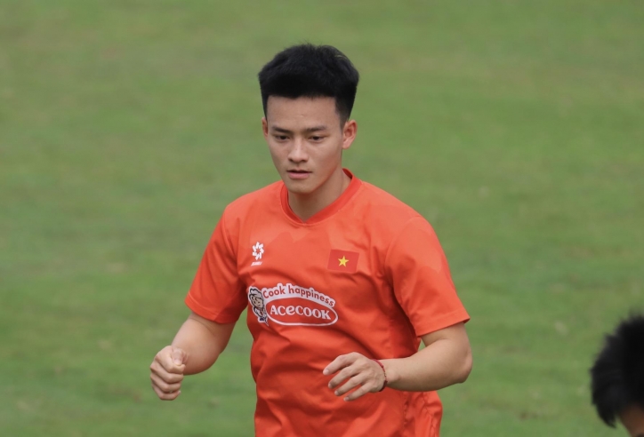 Vừa sang Trung Quốc, tiền đạo U22 Việt Nam nhận tin vui chưa từng có