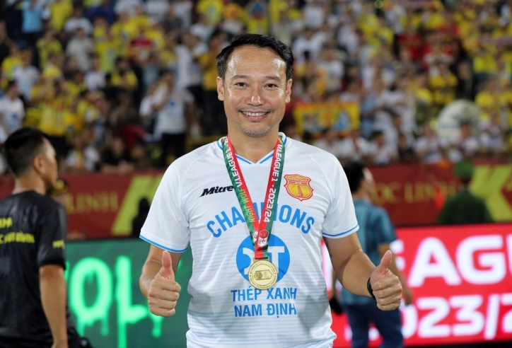 Thắng 3-0, HLV Vũ Hồng Việt khiêm tốn: 'Hà Nội vẫn có thể vô địch'