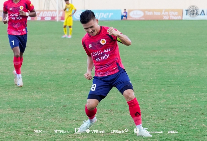 Nghẹt thở đua top 3 V-League: Quang Hải chốt mục tiêu duy nhất cùng CAHN