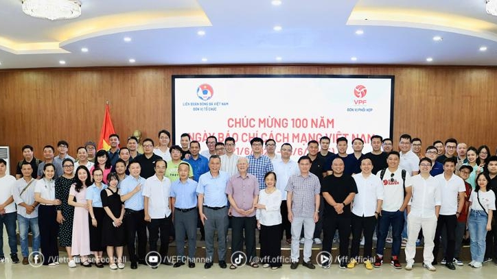 LĐBĐ Việt Nam gặp gỡ, chúc mừng nhà báo, phóng viên nhân dịp 21/6