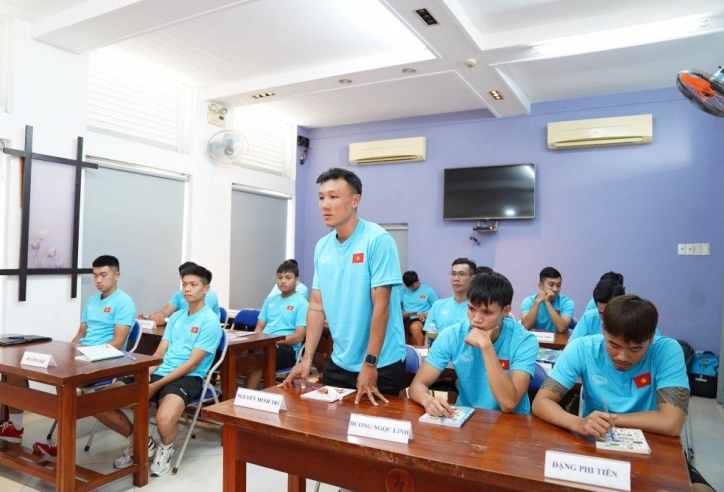 Nhiều tuyển thủ Việt Nam tham gia học bằng HLV futsal