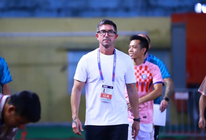 HLV Harry Kewell phản hồi bất ngờ về khả năng Hoàng Hên lên ĐT Việt Nam