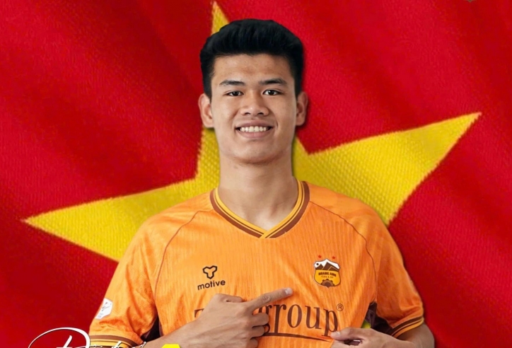 Trung vệ cao 1m90 toả sáng rực rỡ sát ngày hội quân U23 Việt Nam