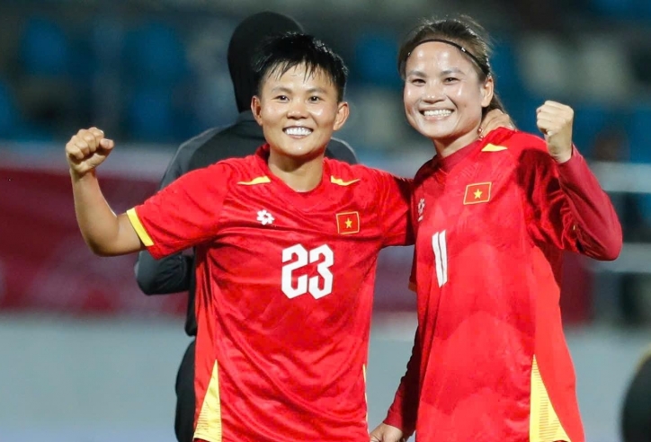 Lật cổ chân ngay trước trận đấu, tuyển thủ nữ Việt Nam lập hat-trick đẳng cấp vào lưới Malaysia