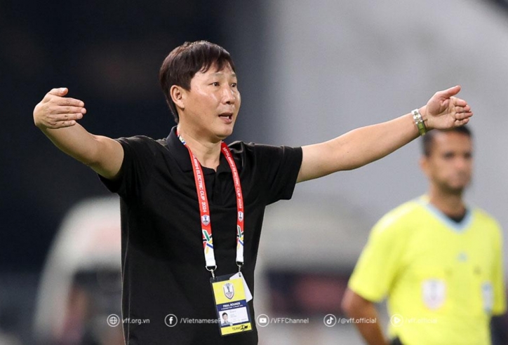 HLV Kim Sang Sik ra quyết định cực bất ngờ trước trận 'sinh tử' với Malaysia