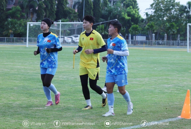 ĐT Việt Nam 'xốc' lại tinh thần sau trận thua Philippines