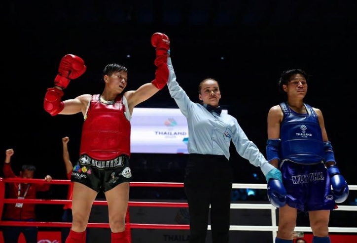 Các nữ võ sĩ toả sáng, muay Việt Nam giành 2 HCV SEA Games 33