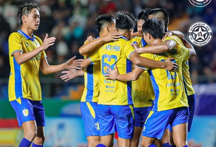 Hùng Dũng lập siêu phẩm khó tin, Hà Nội FC ngược dòng kịch tính PVF-CAND ở giải