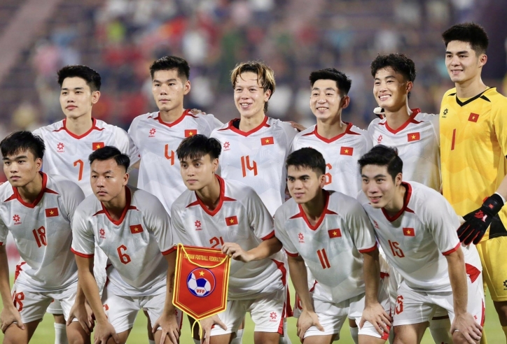 U23 Việt Nam gây xúc động khi làm 1 điều với tiền vệ Văn Trường