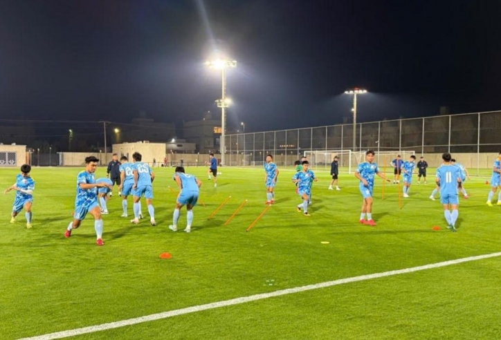 Video: Thanh Nhàn vẫn chưa bình phục, U23 tập buổi đầu tiên tại Ả Rập Xê Út