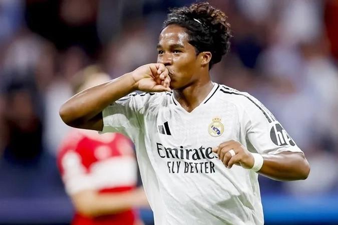 Thần đồng Brazil 'may mắn' được ở lại Real Madrid vì lý do bất ngờ