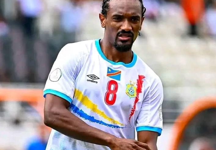 Độc lạ châu Phi: Trọng tài dọa đuổi cầu thủ nếu không lên cáng rời sân