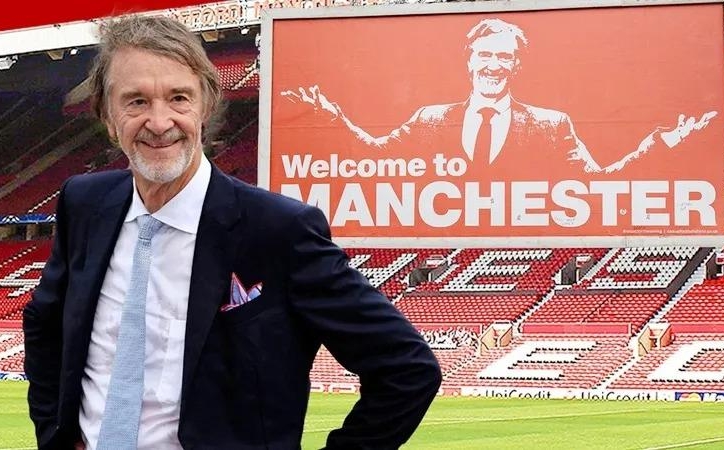 Bị MU ruồng bỏ, 'siêu tiền vệ' lên tiếng về việc trở lại Old Trafford