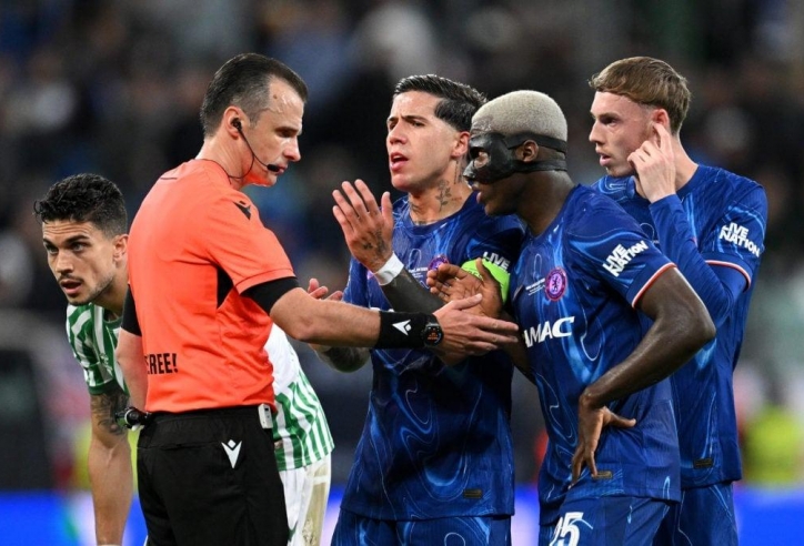 HLV Enzo Maresca mất tiền vệ quan trọng nhất trước trận Man City