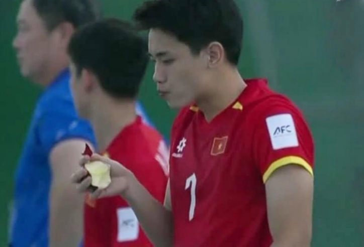 Vì sao Đình Bắc thường ăn táo sau trận đấu?