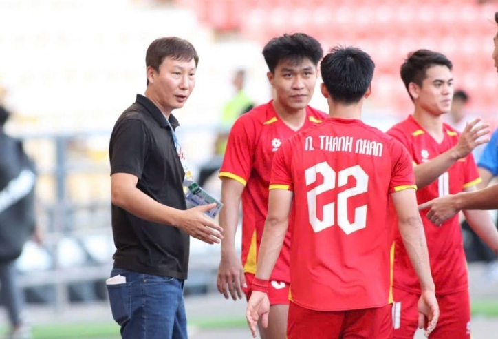 Truyền thông Indonesia ngả mũ thán phục trước HLV Kim Sang-sik