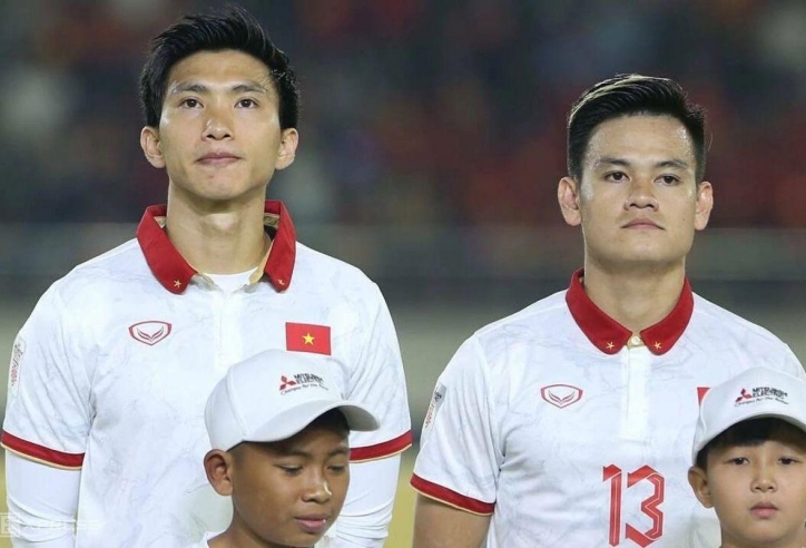 HLV Kim Sang Sik đón tin cực vui từ 'cỗ máy tạt bóng' ĐT Việt Nam