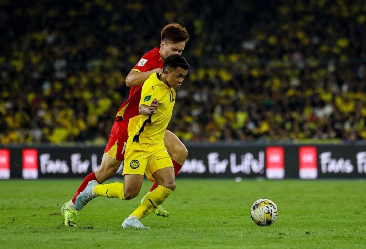Sao ĐT Malaysia vượt cầu thủ Man City, lọt top thế giới gây sốt