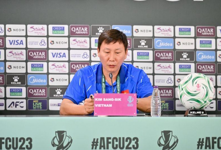 HLV Kim Sang Sik tuyên bố không ngại đối thủ nào ở tứ kết