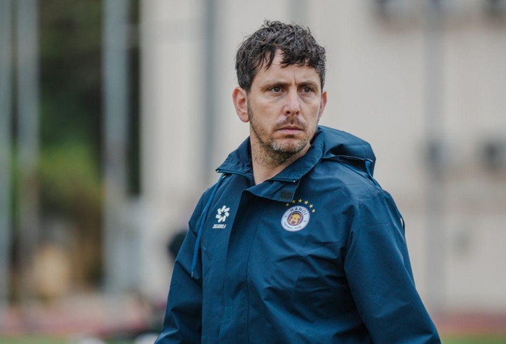 HLV châu Âu chính thức cập bến V. League