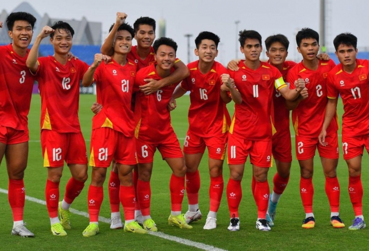 AFC ngả mũ thán phục 'ma thuật đen' của HLV Kim Sang-sik
