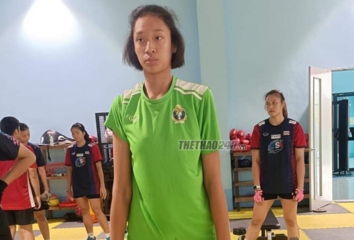 Bóng chuyền nữ Thái Lan lại có nhân tài: Khổng lồ nhí 14 tuổi cao 1m88