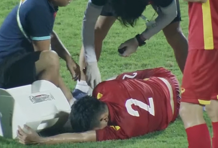 Cầu thủ U23 Việt Nam chấn thương nặng, muốn ra nước ngoài phẫu thuật