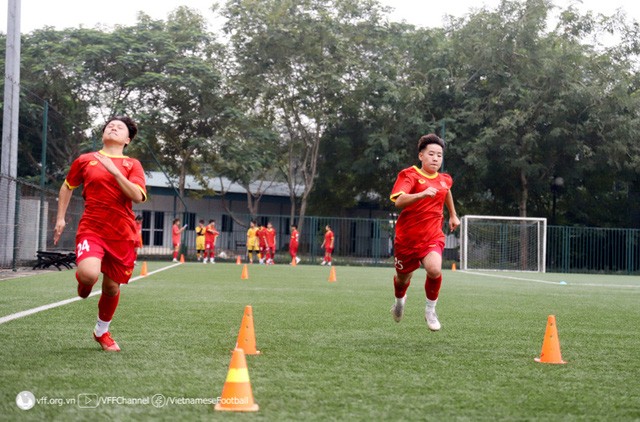 Cầu thủ trẻ Việt Nam đá giải có Thái Lan tham dự