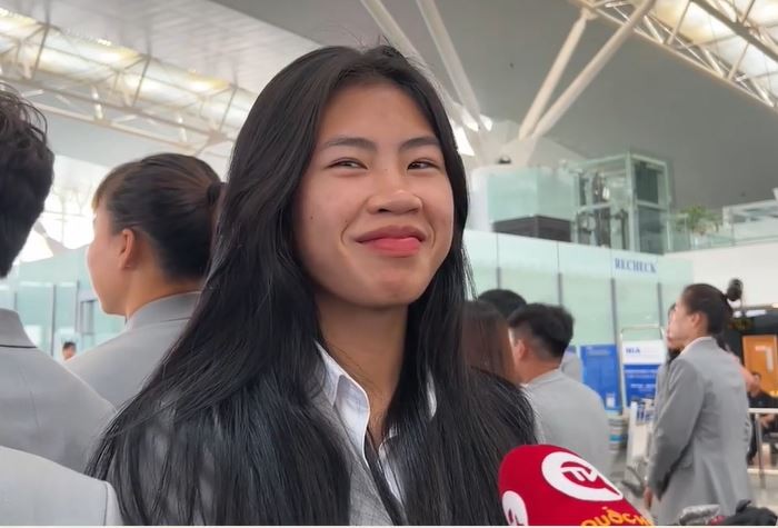 VIDEO: ĐT nữ Việt Nam rạng rỡ ngày lên đường dự World Cup