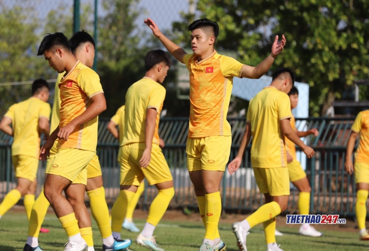 VIDEO: U23 Việt Nam rèn chiến thuật cho trận ra quân U23 Đông Nam Á