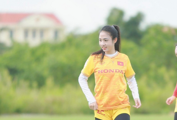 VIDEO: Hot girl ĐT nữ Việt Nam chia sẻ cảm xúc sau khi trở lại
