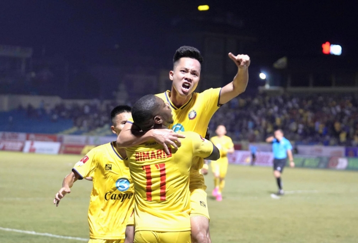 HLV Popov cùng Thanh Hoá vươn lên top đầu BXH V-League