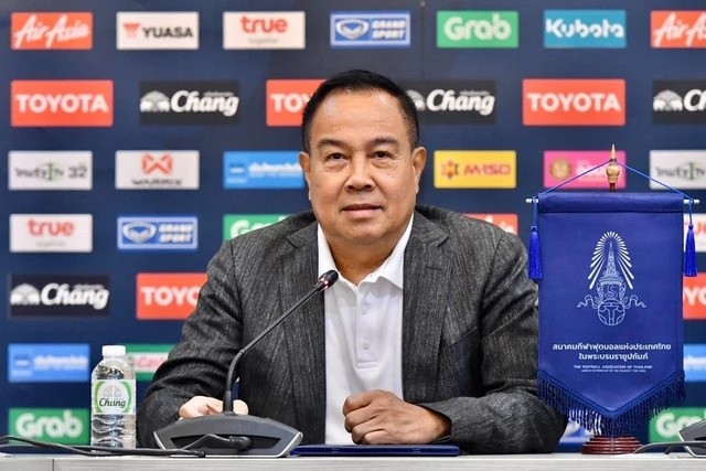 Chủ tịch LĐBĐ Thái Lan gây sốc trước thay đổi lịch sử