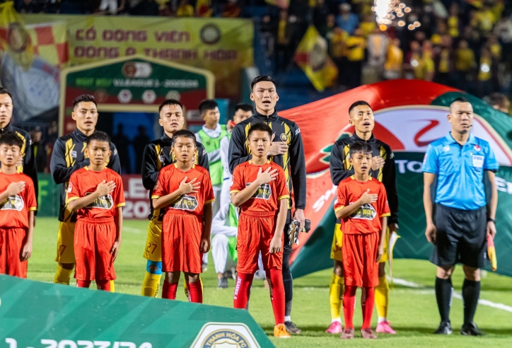 HLV châu Âu không ngớt lời khen ngợi thủ môn Việt Nam