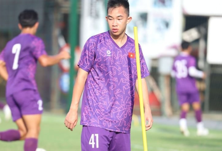 HLV U19 Việt Nam nói lời thật lòng về cầu thủ Việt kiều Séc
