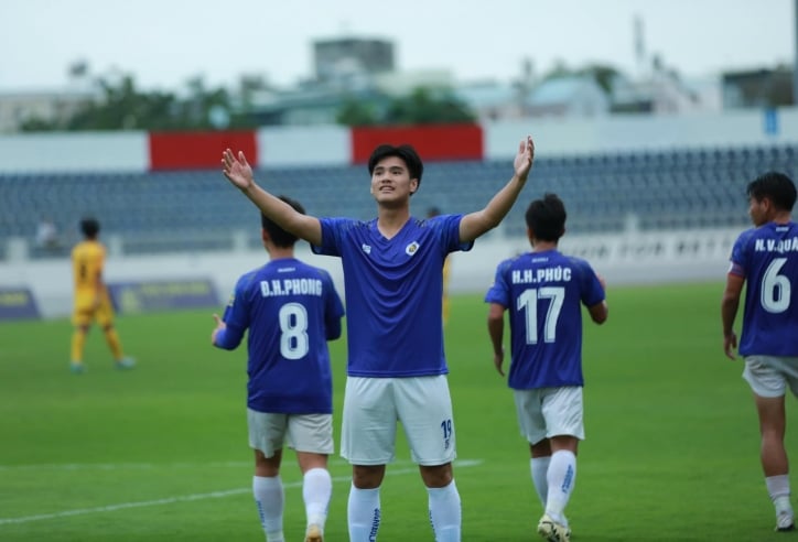 HLV Brazil chỉ thẳng tài năng 16 tuổi cho bóng đá Việt Nam