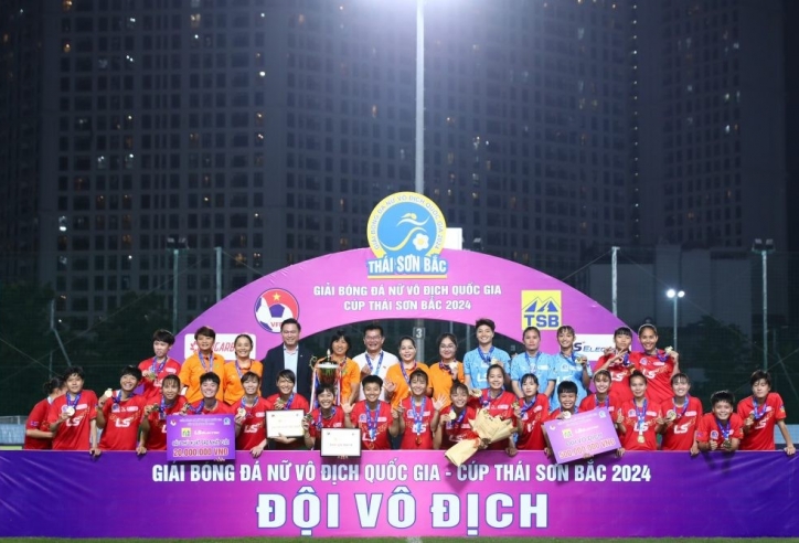 VIDEO: Đội bóng cũ của Huỳnh Như nâng cup vô địch