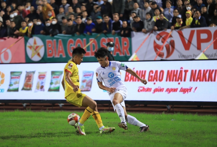 Bị HAGL cầm hòa phút bù giờ, Nam Định đánh mất ngôi đầu V-League