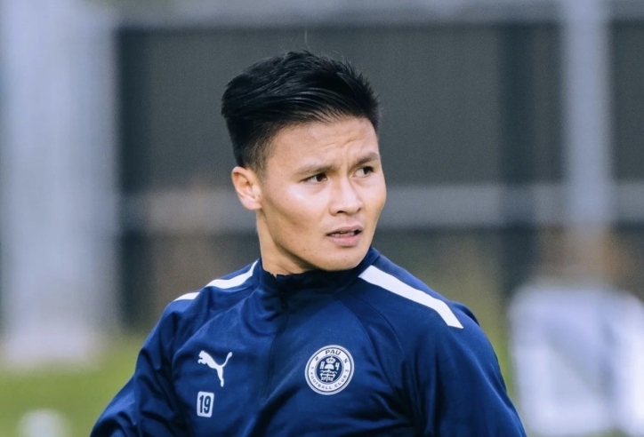 Quang Hải gửi thông điệp ngày bị Pau FC loại khỏi đội hình