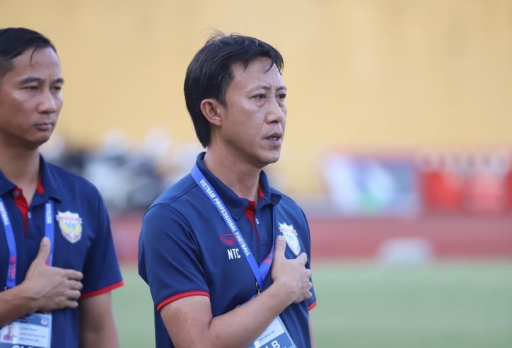 HLV Hà Tĩnh xin lỗi dù trụ hạng V-League