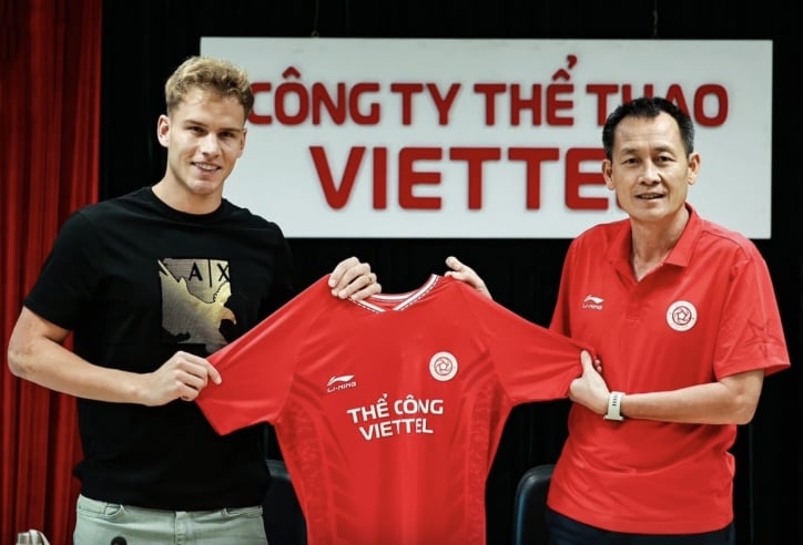 Chia tay Hoàng Đức, Viettel mua luôn cầu thủ dự Champions League